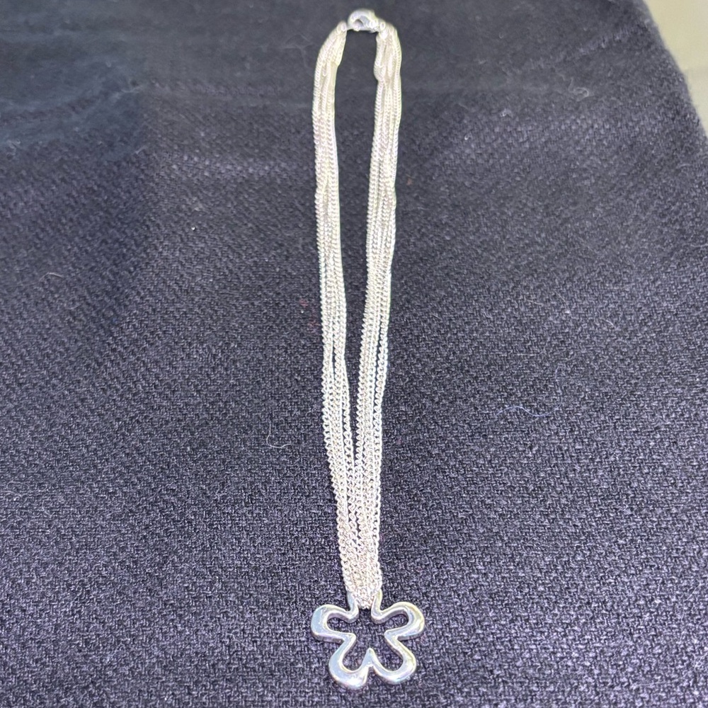 Never worn silver star necklace